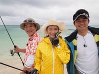 （左から）ピエール瀧、ローラ、杉村太蔵。(c)テレビ新広島