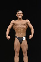 DVD「オードリー春日“ボディビルダーへの道”」の一場面。