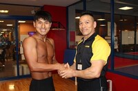 DVD「オードリー春日“ボディビルダーへの道”」の一場面。