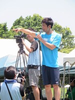 選手たちの「サンキュー！」の声に挨拶をかき消された尾形。