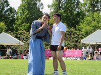 薬草を探す南方仁。