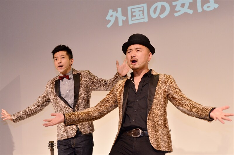 「もしかしてだけど~Maybe・・・Yes I'm sure~」を歌う、どぶろっく。