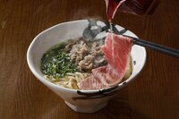 究極の牛しゃぶ肉うどん（2160円）