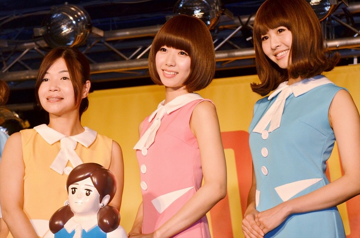 （左から）大久保佳代子、バニラビーンズ。