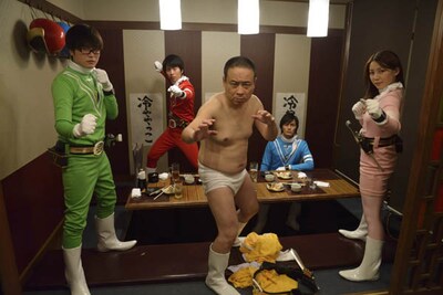 ヒーロードラマ「乾杯戦士 アフターV」第12話 (c)「乾杯戦士 アフターV」製作委員会