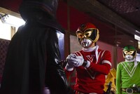 ヒーロードラマ「乾杯戦士 アフターV」第12話 (c)「乾杯戦士 アフターV」製作委員会