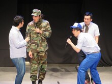 「極悪がんぼ」出演シーンを再現するグランジ。