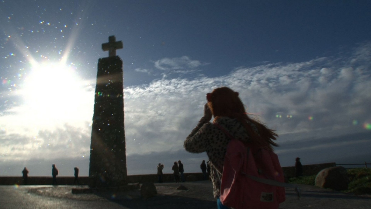 DVD「ロケみつ ザ・ワールド 桜 稲垣早希のヨーロッパ横断ブログ旅44 ポルトガル編その2」のワンシーン。