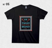 ロバート山本のツイートがデザインされたTシャツ。