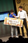 決勝トーナメントに出場を決めたキングオブコメディ高橋。