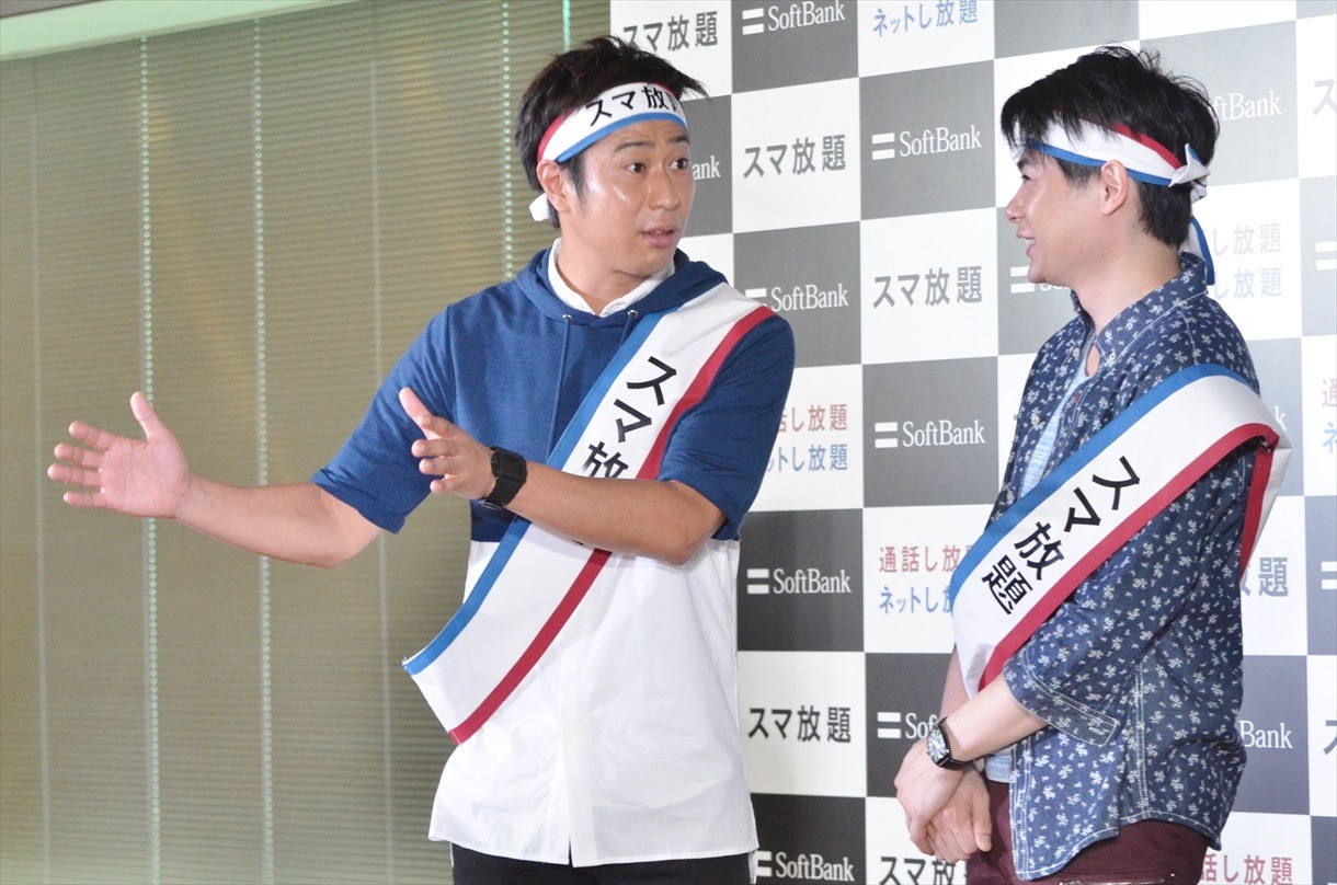 （左から）パンサー尾形、平成ノブシコブシ吉村。