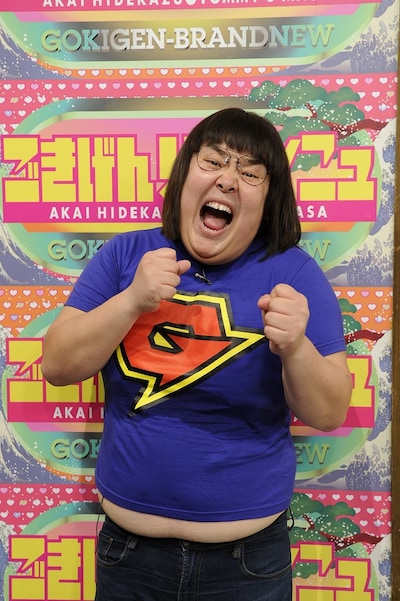 「ごきげん!ブランニュ」（ABC）とどうとんぼり神座のコラボ企画で「牛焼肉と野菜のスタミナラーメン」を考案したガリガリガリクソン。(c)ABC