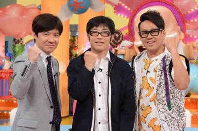 「笑神様は突然に…」にて、「鳥人間コンテスト」に挑戦するドランクドラゴン鈴木（中央）、MCの内村光良（左）、レギュラーの宮川大輔（右）。(c)日本テレビ
