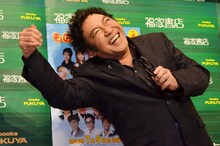 徳永英明とデュエットする玉置浩二のモノマネをするコロッケ。