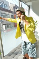 楽しそうに商談をするHG。