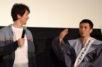 左から佐々木蔵之介、ますだおかだ増田。