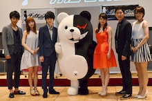 舞台「ダンガンロンパ THE STAGE～希望の学園と絶望の高校生～」の制作発表に出席したNON STYLE石田（右から2人目）ら。