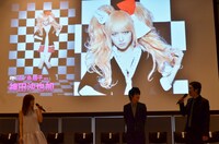 神田沙也加のビジュアルイメージが発表された場面。