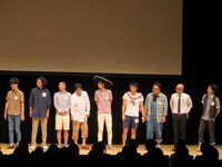 「神田Pのアイドルプロジェクト」に参加した芸人たち。