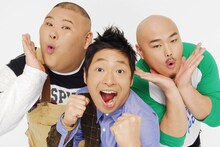 安田大サーカス・団長安田（中央）