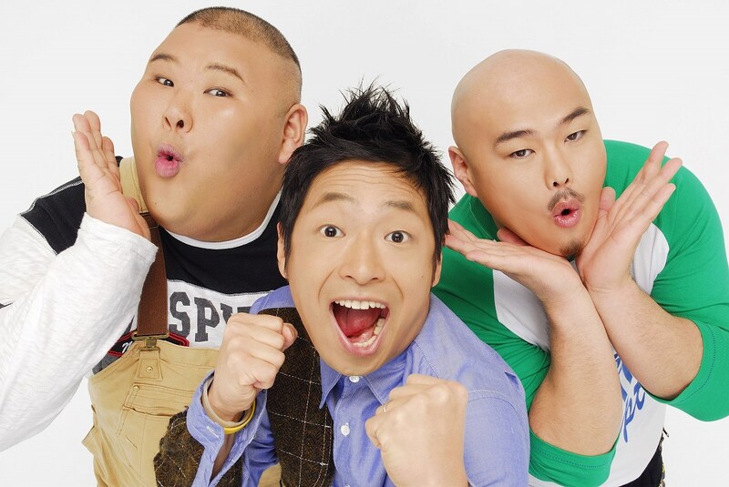 安田大サーカス・団長安田(中央)