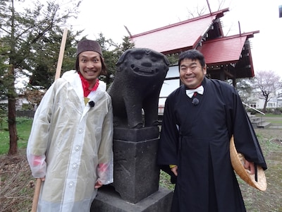 「ブギウギ専務 DVD vol.3『ブギウギ奥の細道～春の章～』」に登場する上杉周大（左）、ダイノジ大地（右）。(c)STV