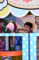 わたあめ作りに挑戦するノブ小池。