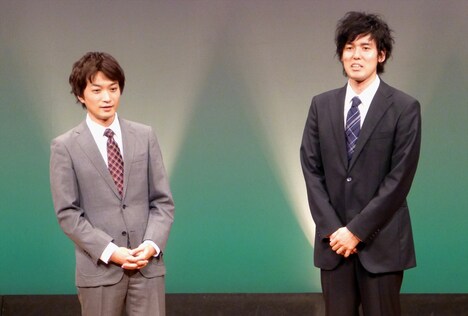 オープニングで挨拶をするTHE GEESE。