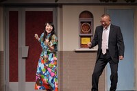 左から百田夏菜子、笑福亭鶴瓶。(c)CBC