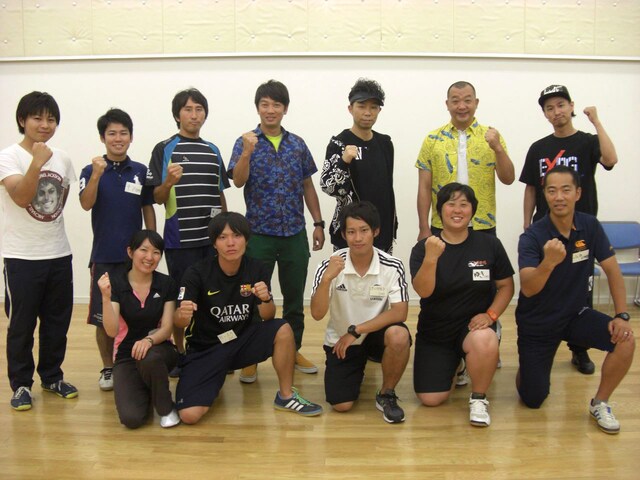 「熱血！Danceアカデミー」第4弾に出演するTKO（後列右から2人目が木下、4人目が木本）。(c)テレビ東京