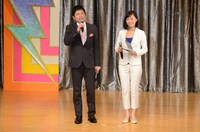 司会の徳光正行、磯部さちよ。