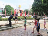 「ソフトアタッチメント」を「ソフトクリーム」と言われ、ノートに10回書いて練習するよう宿題を出した平谷。