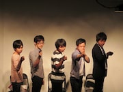 決めポーズにどうしても笑ってしまうセイワ。