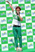 ギャグを披露するジャングルポケット武山。