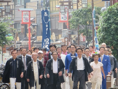 「東京☆漫才COLLECTION 漫才新人大賞～最強のお笑い芸人」（テレビ東京）の撮影に臨む漫才協会所属芸人たち。