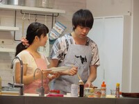 村本の指示により離れたところから撮影。