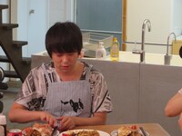 食事中に「もしも……」と際どいトークを始め出す村本。