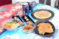 「噺家が闇夜にコソコソ」のブースで販売される、噺家たちが考案したメニュー。