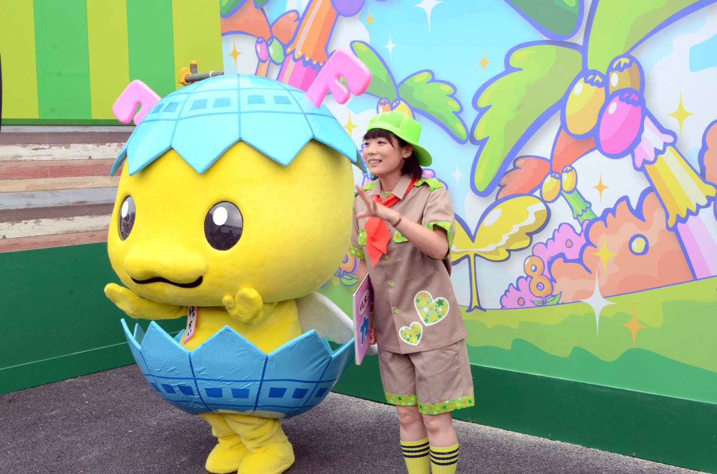 「お台場新大陸」マスコットキャラクターのはっちぃ。