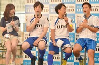 （左から）イベントでMCを務める加藤未央、ライセンス、福西崇史。