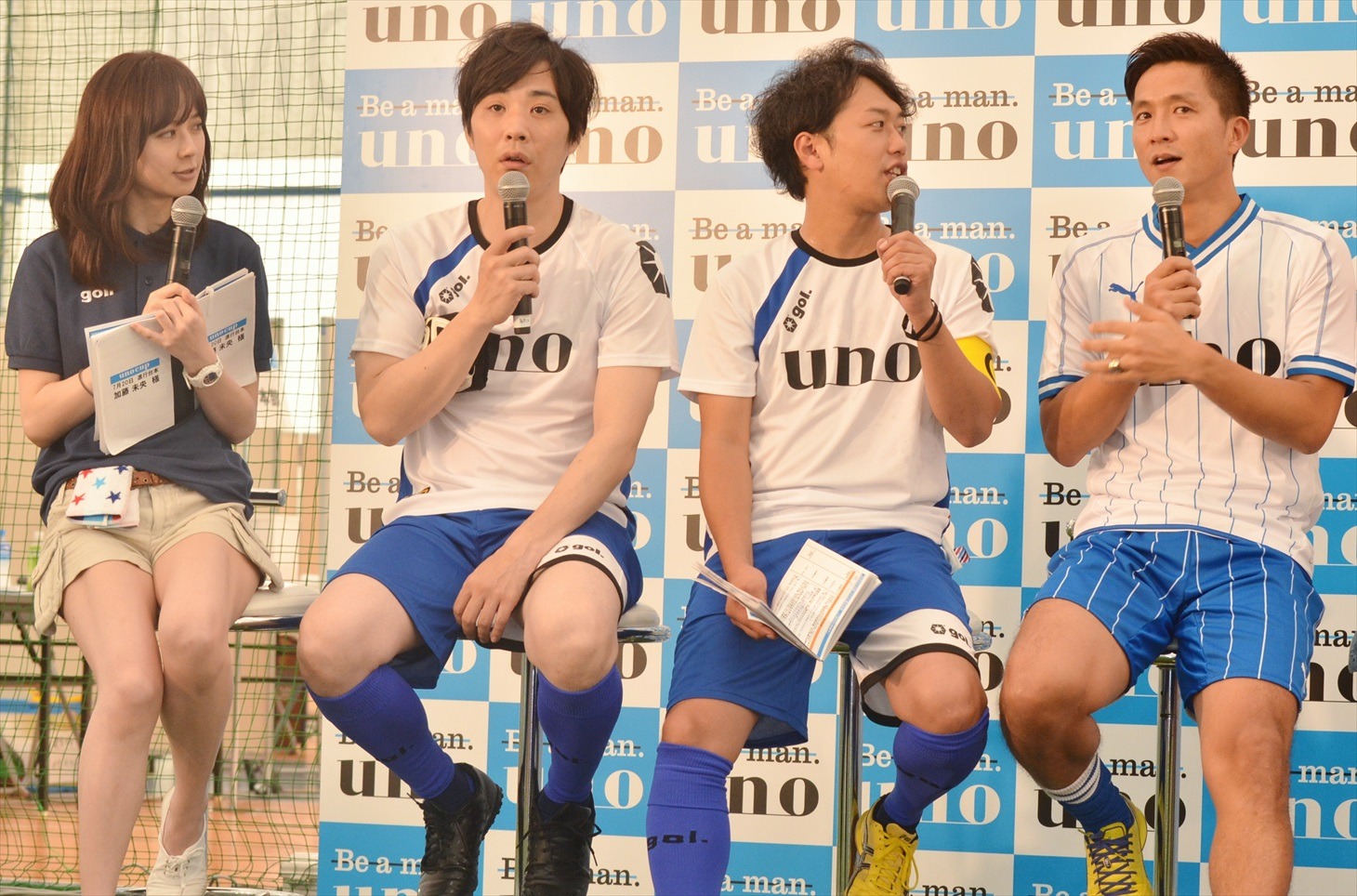 （左から）イベントでMCを務める加藤未央、ライセンス、福西崇史。