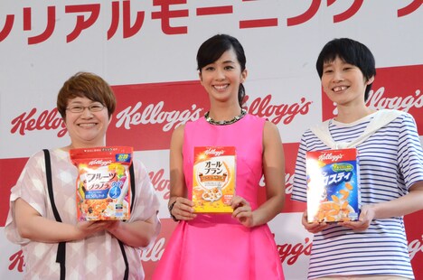 「シリアルモーニングプロジェクト」のPRイベントに出席したハリセンボンと優香（中央）。