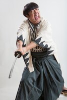 バナナマン日村 (c)「新選組オブ・ザ・デッド」製作委員会