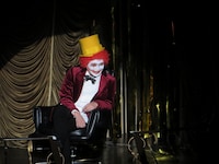 「鬼ヶ島 イン ワンダーランド」オープニングの“素敵なコントができる風”野田。