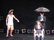 コントの一場面。