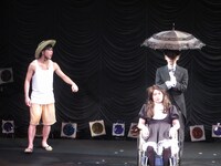 コントの一場面。