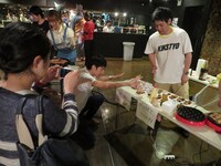 実家の鰹節を山盛り乗せる三福。