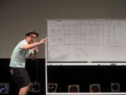 とんでもない熱量で仮想の高校野球大会の試合を解説する早出明弘。