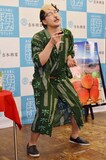 加藤浩次に扮するオバアチャン赤枝。