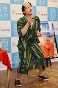 加藤浩次に扮するオバアチャン赤枝。